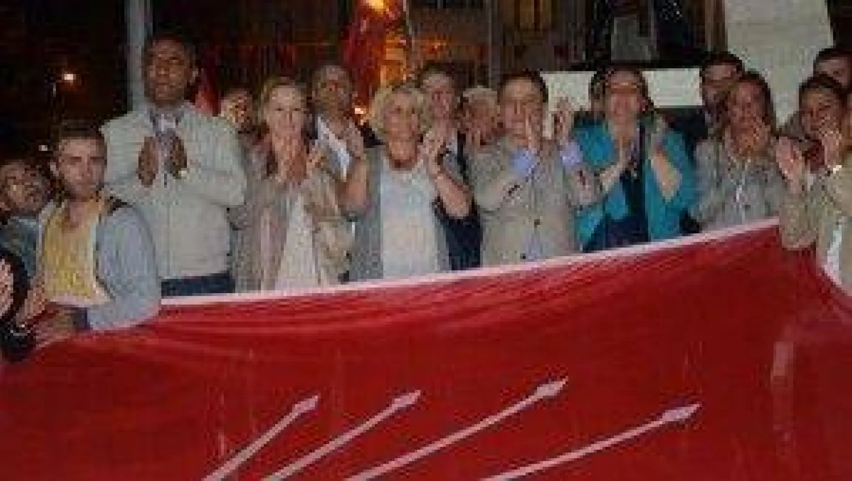 Silivri CHP 'Cumhuriyet yürüyüşü' yaptı.