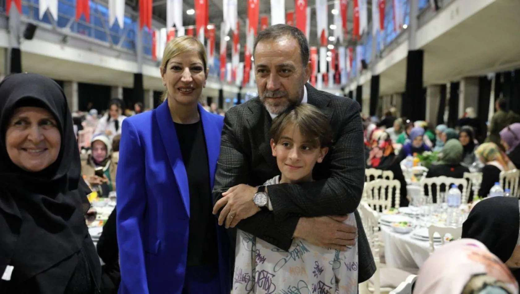 Başkan Yılmaz Bursa'da kadınlarla seslendi: Ant olsun!