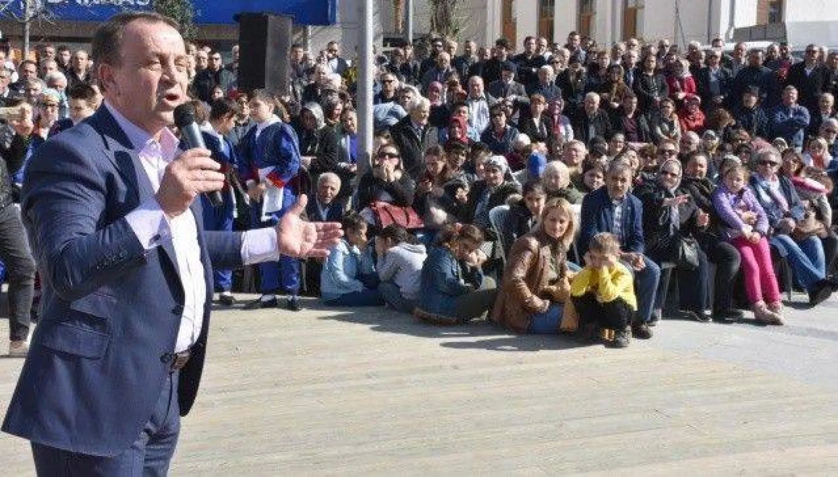 19 Mayıs Meydanı'na Coşkulu Açılış