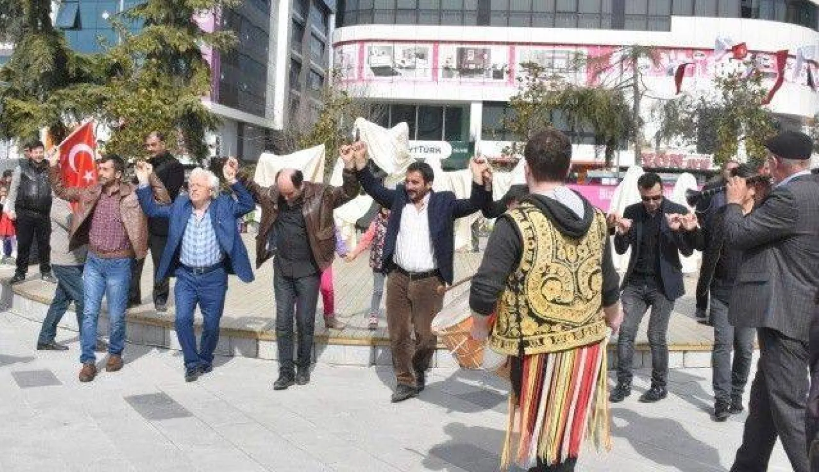 19 Mayıs Meydanı'na Coşkulu Açılış