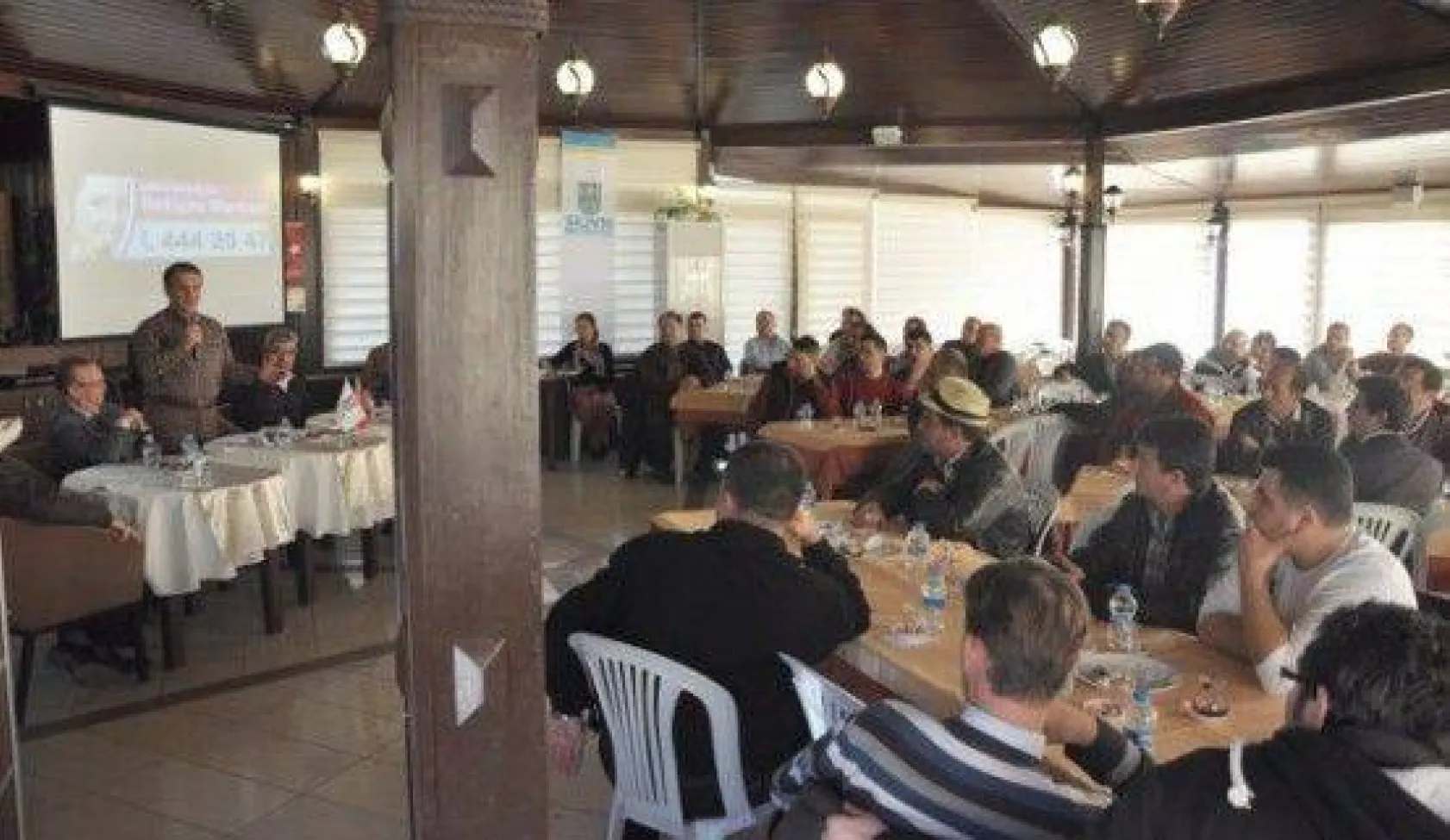 Erkek Kuaförleri Işıklar İle Biraraya Geldi