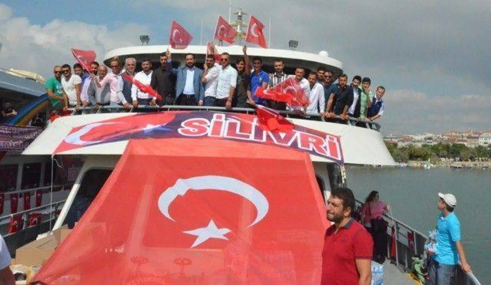 Gemilerle 'Teröre Lanet Mitingi'ne