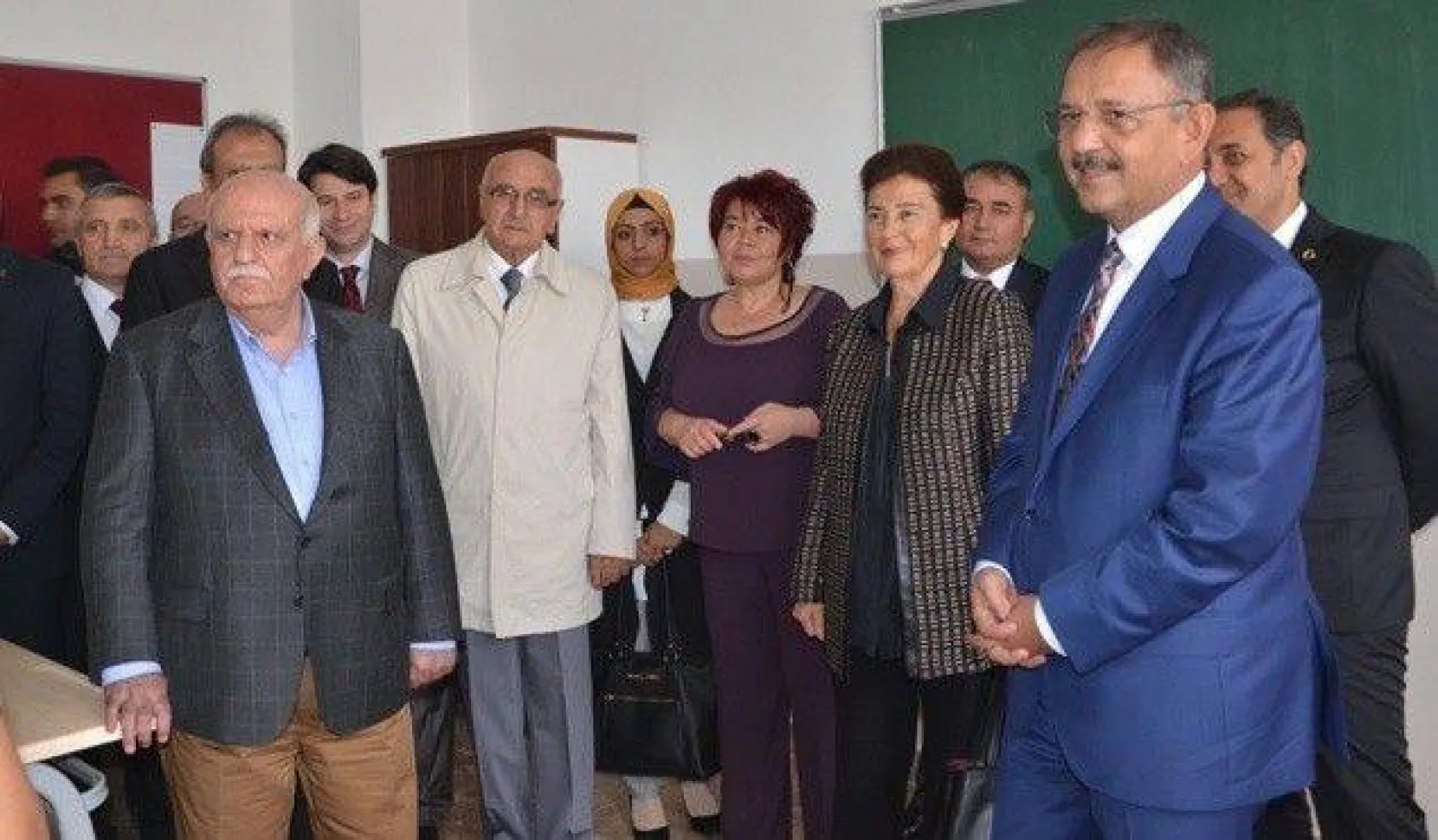 Bakan Özhaseki: 'İstikrar abidesi gibi ayaktayız'