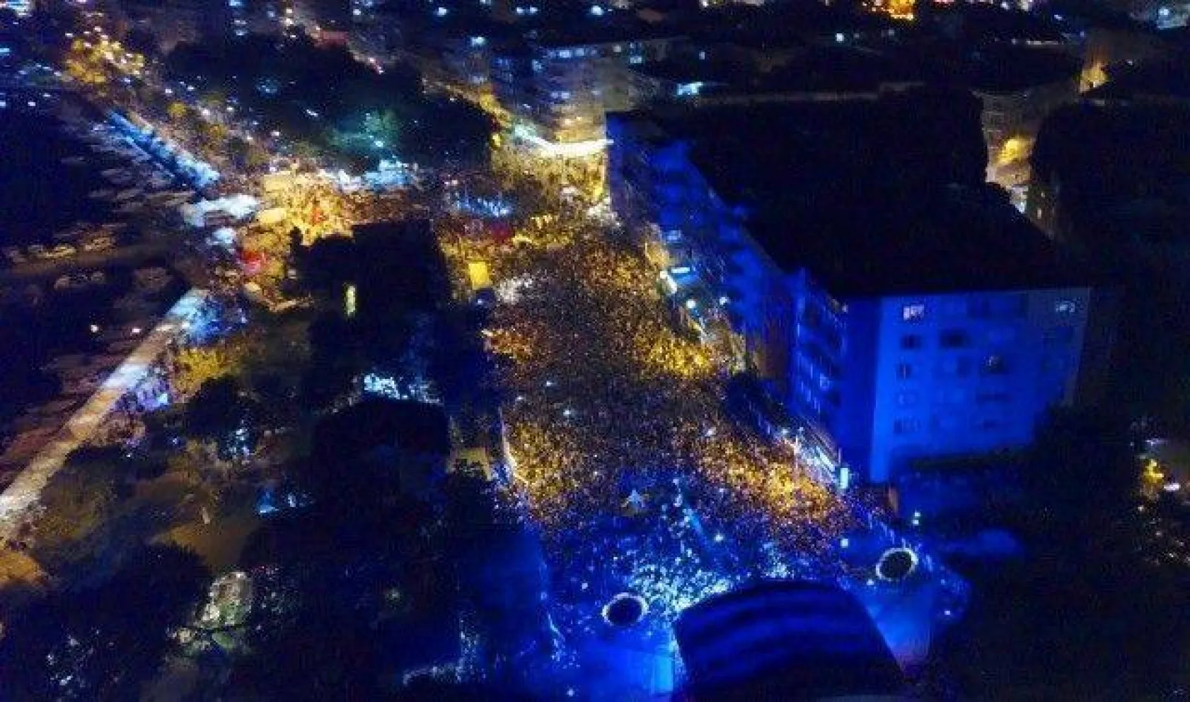 Ali Kınık ve Demet Akalın Coşturdu