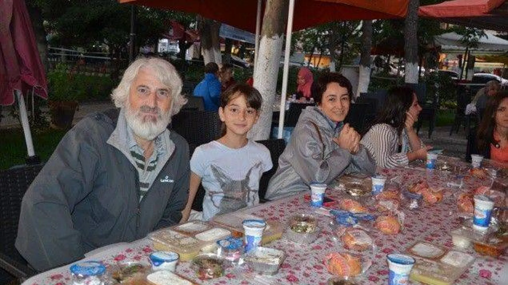 Rizeliler iftar sofrasında bir araya geldi