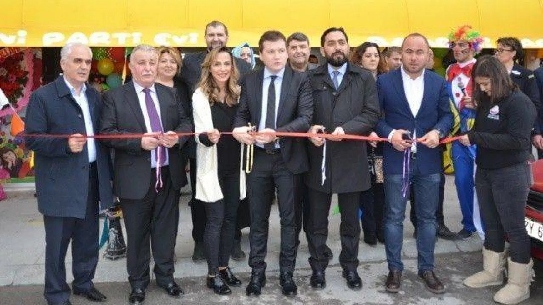 Bambini Çocuk Oyun Parkı Cafe & Parti Evi açıldı