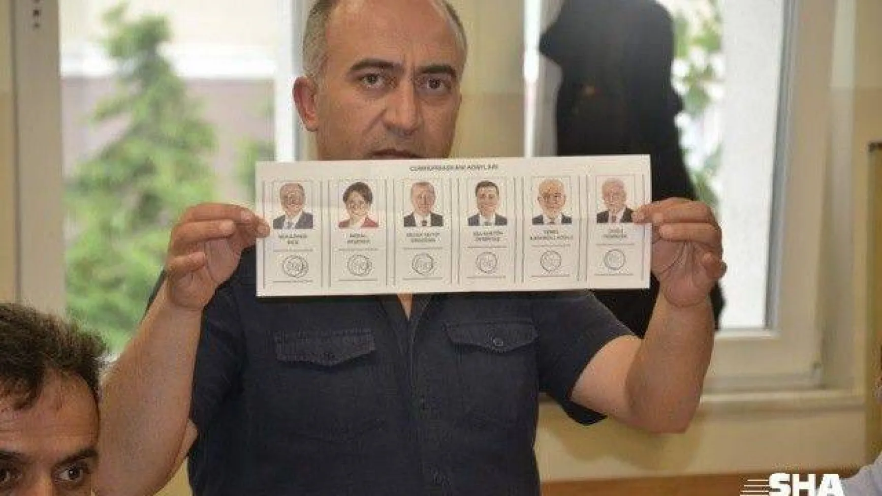 Seçimlerde objektifimize takılanlar