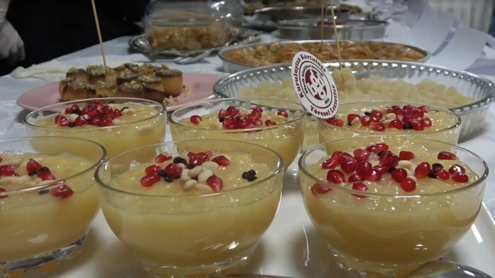 Osmanlı döneminde şehzade sünnetlerinde ikram edilen 'zerde' tatlısı yarışmada birinci oldu