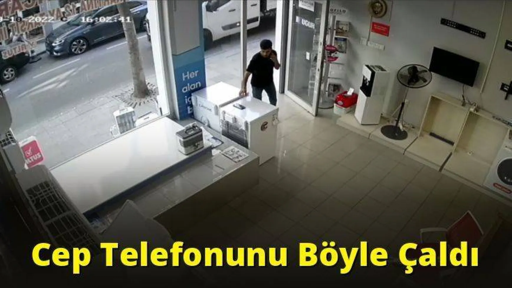 Mağazadan Cep Telefonunu Böyle Çaldı