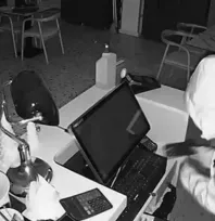 Beylikdüzü'nde 3 işyerinden toplam  51 bin 500 TL çalan hırsızlar kamerada