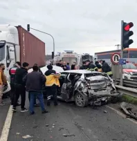 Çerkezköy'de tır otomobile arkadan çarptı: 3 yaralı