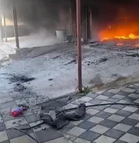 Oto tamir dükkanı ve 2 araç çıkan yangında küle döndü