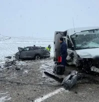 Tekirdağ'da otomobille kamyonet çarpıştı: 1 ölü, 3 yaralı