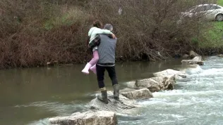 Çatalca'da dere taşkını vatandaşları yıllardır mağdur ediyor