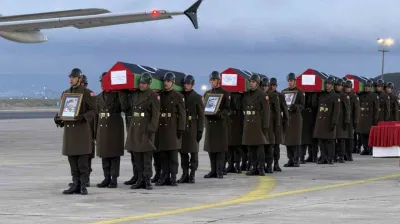 Ankara'da uçak kazasında hayatını kaybeden Libyalı askerler resmi törenle ülkelerine uğurlandı