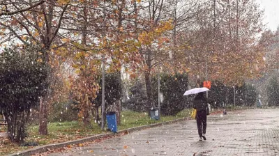 Lapa lapa yağdı, aniden bitti: Kampüste kar sadece 5 dakika sürdü