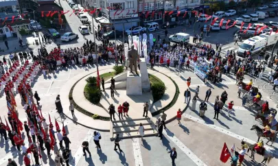 19 Mayıs Çelenk Sunma Törenine Gerçekleştirildi