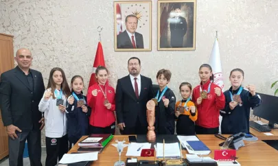 Silivri'nin Karate Şampiyonları Ödüllendirildi