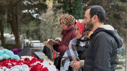 Ferdi Tayfur vefatının 1. yıl dönümünde mezarı başında anıldı