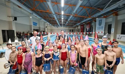 Başkan Balcıoğlu'ndan Yüzme Akademisi'ne Yeni Yıl Ziyareti