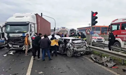 Çerkezköy'de tır otomobile arkadan çarptı: 3 yaralı