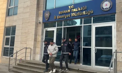 Edirne Kapıkule'de tarihi eser operasyonu: Büyük İskender portreli sikkelerle kaçarken yakalandılar