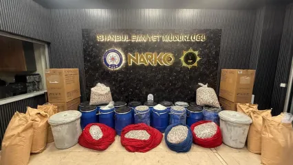 Bakan Yerlikaya: 'İstanbul ve İzmir'de gerçekleştirilen uyuşturucu operasyonlarında 6 milyon 958 bin adet uyuşturucu hap ele geçirildi'