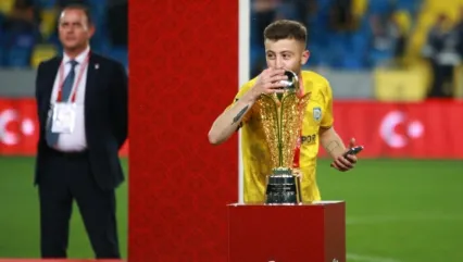 Silahlı kavgada ağır yaralanan futbolcu entübe edildi