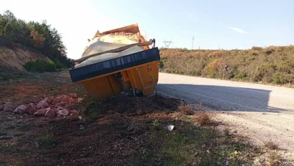 Tırın dorsesi koptu, facia ucuz atlatıldı