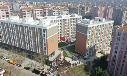 Varnalı konutlarında anahtar ve tapu teslim sevinci