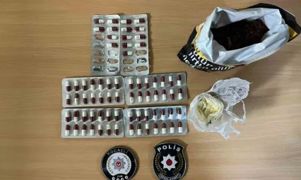 3 kişinin üstünde 71 sentetik ecza hap ele geçirildi