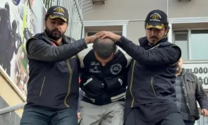 Büyükçekmece'de 3 kişinin öldürüldüğü kanlı cinayetin detayları ortaya çıktı: Şüpheli adliyeye sevk edildi