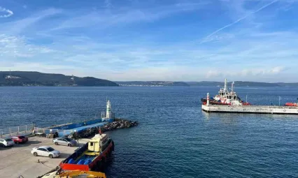 Çanakkale Boğazı sisin etkisini yitirmesiyle tekrar trafiğe açıldı