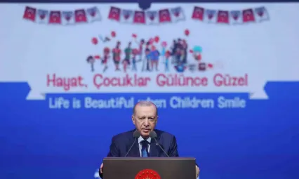 Cumhurbaşkanı Erdoğan: 'AFAD ve Sağlık Bakanlığımız, devletimizin tüm birimleri teyakkuz halinde, arama tarama çalışmaları hassasiyetle devam ediyor'