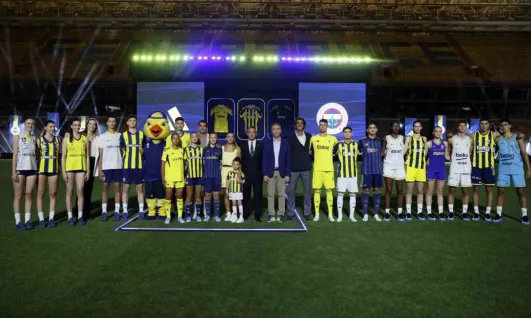Fenerbahçe'nin 2025-2026 sezonu formalarının lansmanı yapıldı