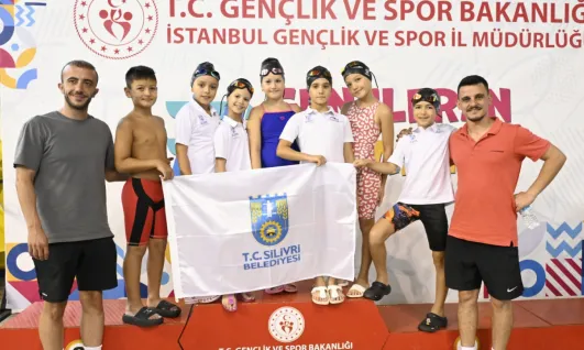Silivri Belediyesi Spor Kulübü Yüzme Takımı, İstanbul'da 20 Madalya Kazandı