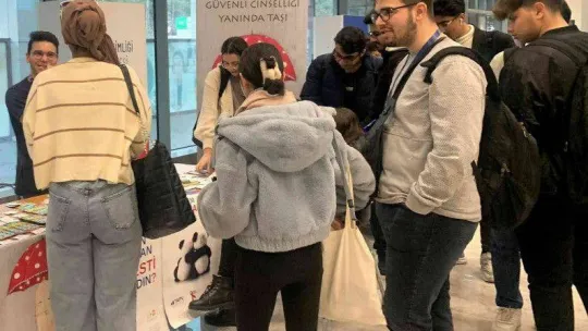 ''Türkiye'de günde 10 kişi HIV ile enfekte oluyor''