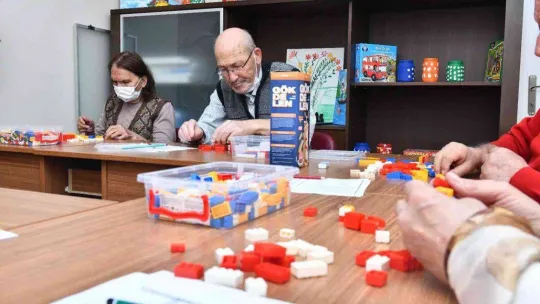 'ABB Alzheimer Sosyal Yaşam Merkezi', Alzheimer hastalarına ücretsiz hizmet veriyor