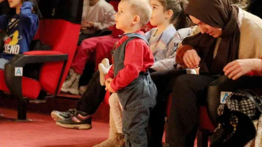 'Aslan ile Fare' oyunu minikler tarafından ilgiyle izlendi