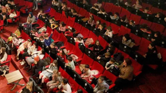 'Aslan ile Fare' oyunu minikler tarafından ilgiyle izlendi