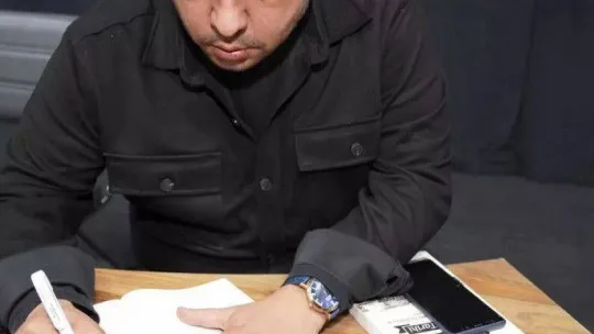 'Ayvalık'ta 1924-1945 Arası Tiyatro Tarihi' kitabına imza günü