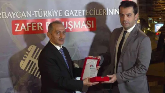 'Azerbaycan-Türkiye Gazetecilerinin Zafer Buluşması'nda gazetecilere 'Karabağ Savaşı Fahri Ödülü' verildi