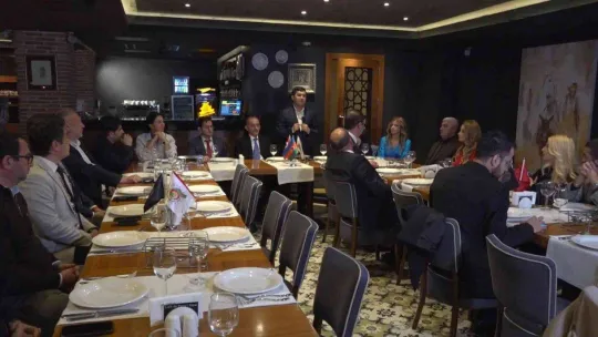 'Azerbaycan-Türkiye Gazetecilerinin Zafer Buluşması'nda gazetecilere 'Karabağ Savaşı Fahri Ödülü' verildi