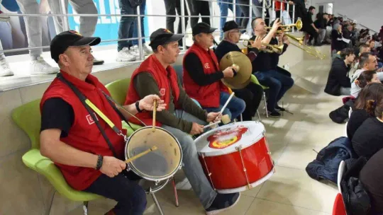 'Bizim Kızlar' 5. haftada da liderliği bırakmadı