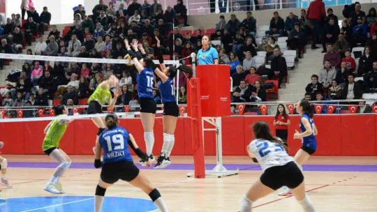 'Bizim Kızlar' grup liderliğini garantiledi