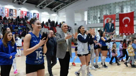 'Bizim Kızlar' grup liderliğini garantiledi