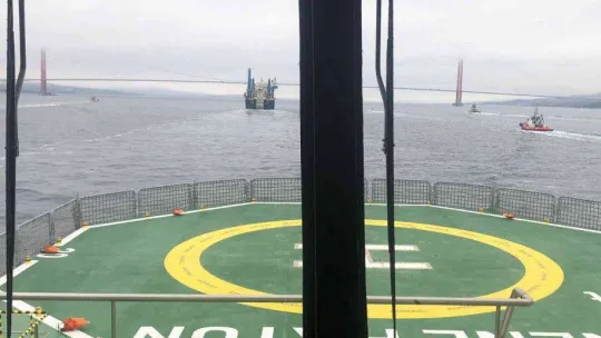 'Castorone' isimli boru döşeme gemisi, Çanakkale Boğazı'ndan geçti