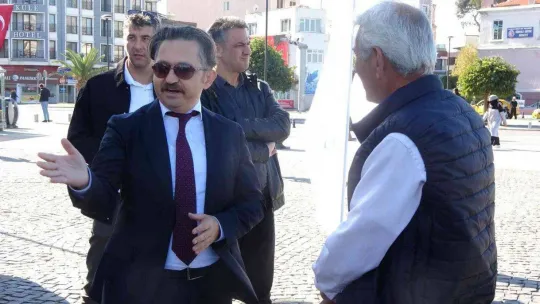 'Cumhuriyet tarihinin en büyük sosyal konut hamlesi projesi' vatandaşlara mobil araçla tanıtıldı