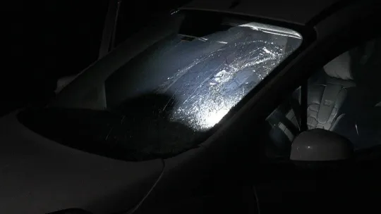 'Dur' ihtarına uymadı, polis memuruna çarpıp ağır yaraladı