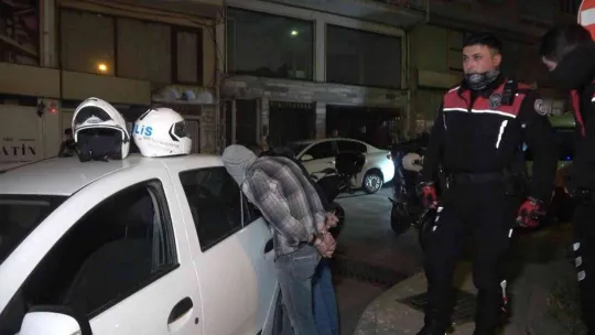 'Dur' ihtarına uymayan aracı polis ekipleri 5 dakikada yakaladı